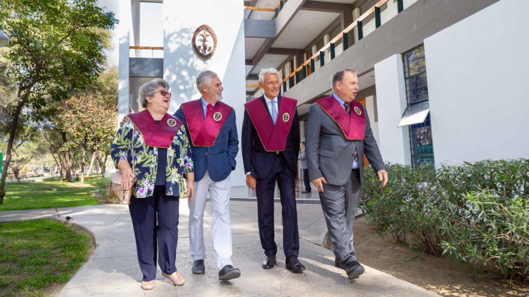 Manzo-50anni-UDEP-Piura-01